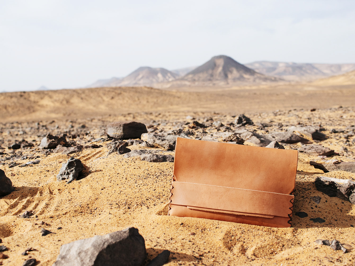 OIA - Beige Leather Handbag